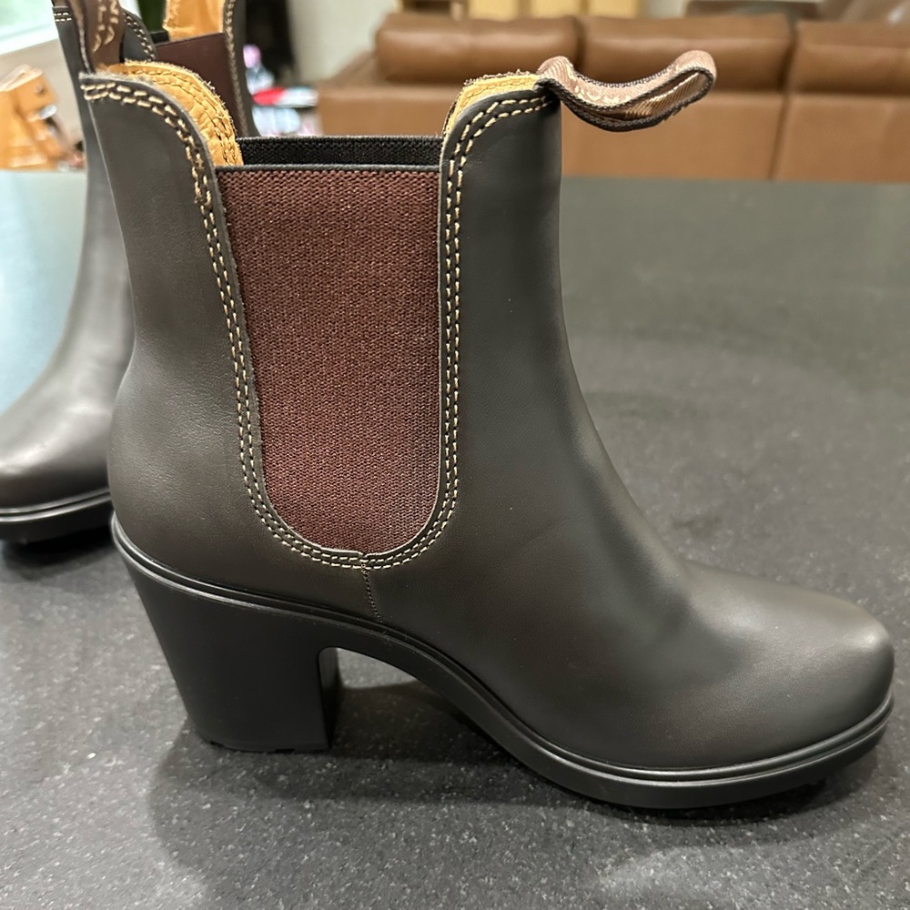 Blundstone Stout brown Heeled Chelsea Boots - Picture 5 of 9